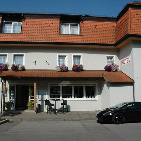 Mayers Waldhorn - Zwischen Reutlingen Und Tuebingen Kusterdingen Esterno foto